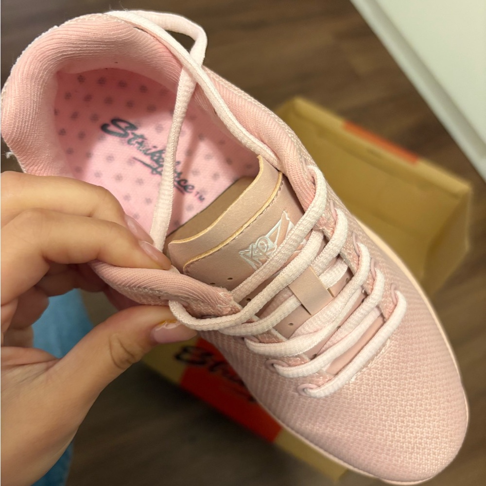Source Unknown Blush Athletic Shoes NWT - image 2